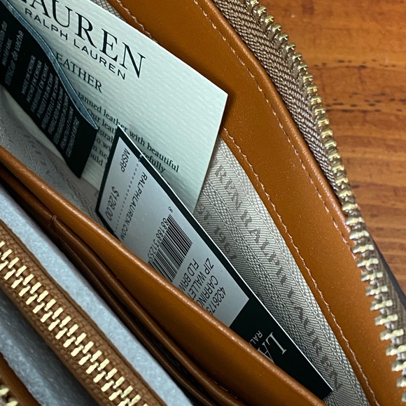NWT Lauren Ralph Lauren Carrington Zip Wallet - Picture 2 of 9